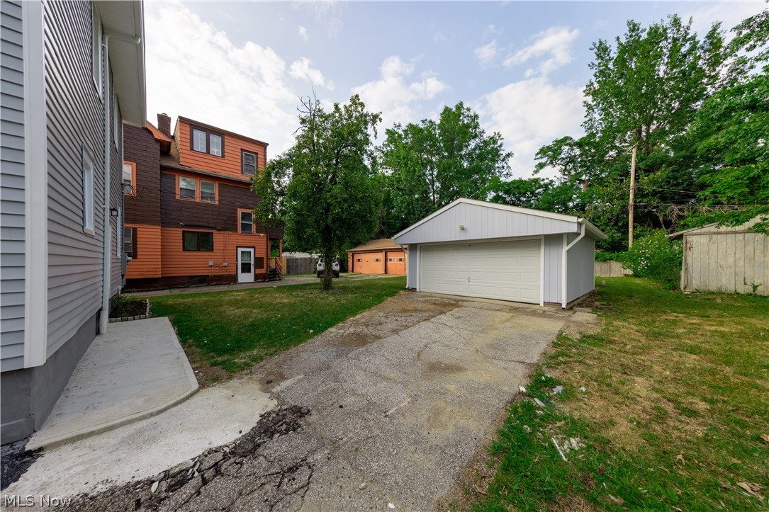 1677 Hillview Road Cleveland OH 44112