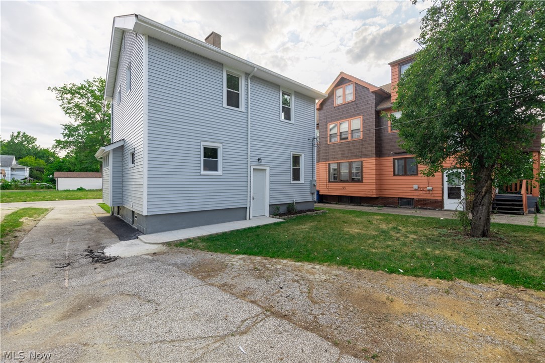 1677 Hillview Road Cleveland OH 44112