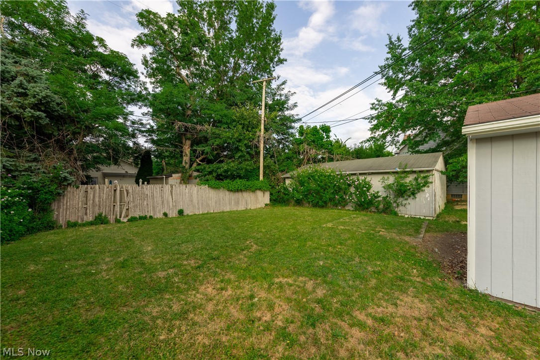 1677 Hillview Road Cleveland OH 44112