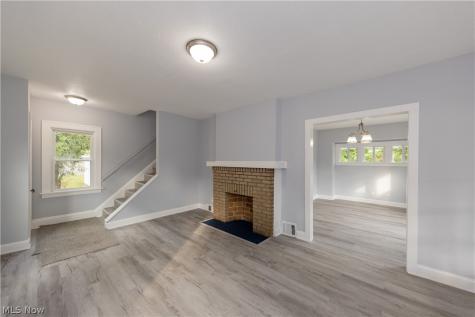 1677 Hillview Road Cleveland OH 44112