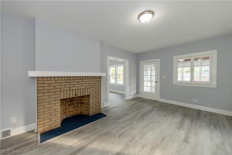 1677 Hillview Road Cleveland OH 44112