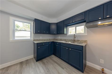 1677 Hillview Road Cleveland OH 44112