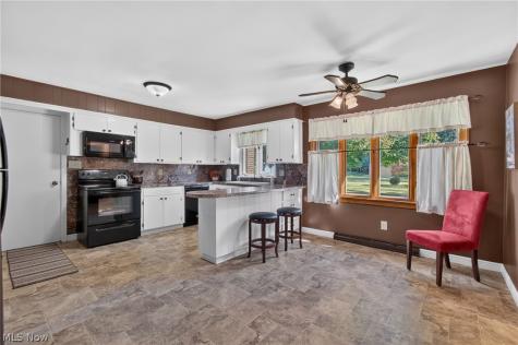 2007 Colonial Parkway NE Massillon OH 44646