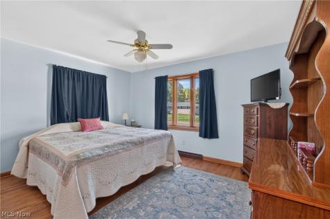 2007 Colonial Parkway NE Massillon OH 44646