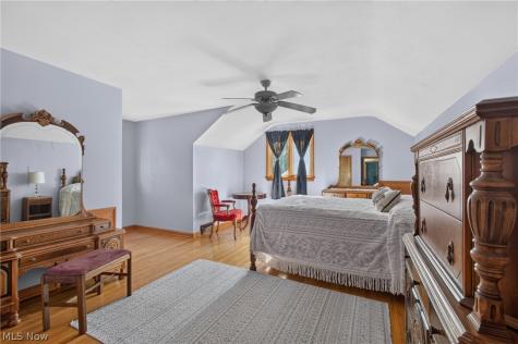 2007 Colonial Parkway NE Massillon OH 44646