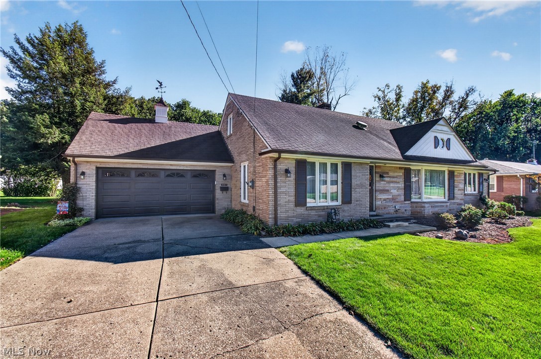 2007 Colonial Parkway NE Massillon OH 44646