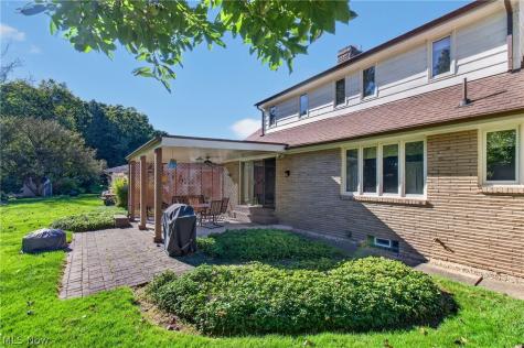 2007 Colonial Parkway NE Massillon OH 44646