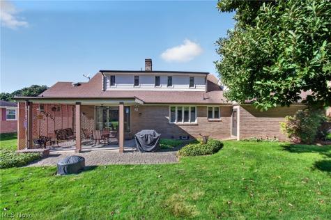 2007 Colonial Parkway NE Massillon OH 44646
