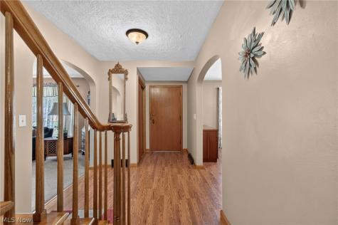 2007 Colonial Parkway NE Massillon OH 44646