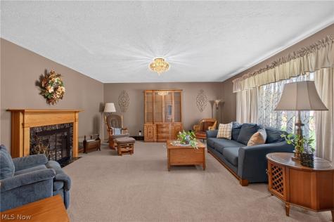 2007 Colonial Parkway NE Massillon OH 44646