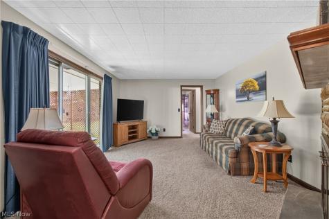 2007 Colonial Parkway NE Massillon OH 44646