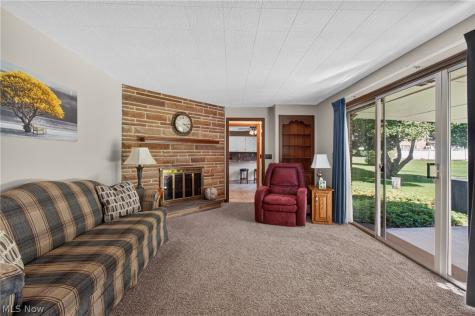 2007 Colonial Parkway NE Massillon OH 44646