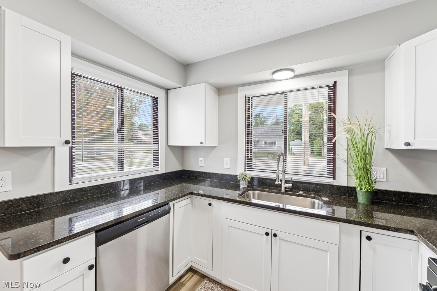 950 Douglas Street Vermilion OH 44089