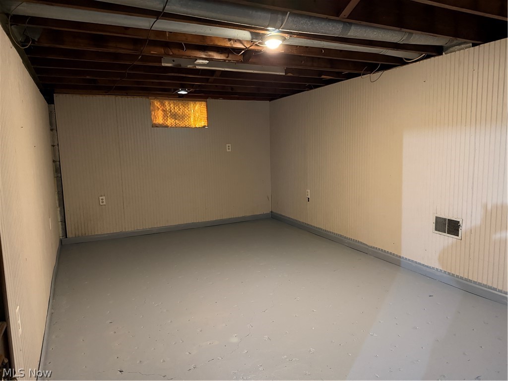 438 Grant Street Mcdonald OH 44437