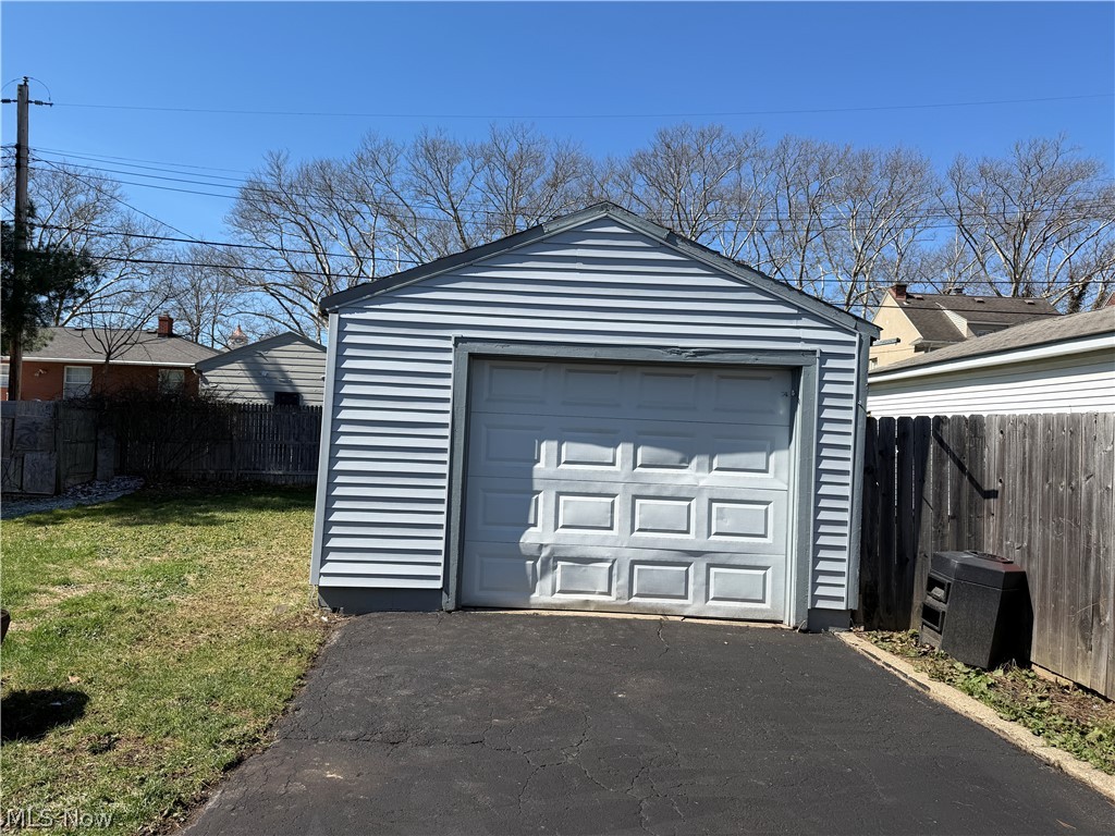 438 Grant Street Mcdonald OH 44437