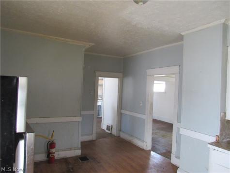9618 Raymond Avenue Cleveland OH 44104