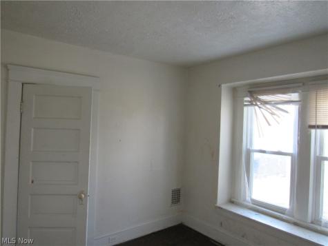 9618 Raymond Avenue Cleveland OH 44104