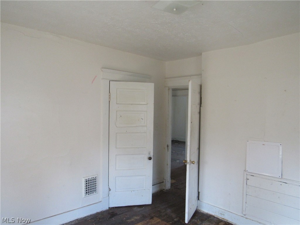 9618 Raymond Avenue Cleveland OH 44104