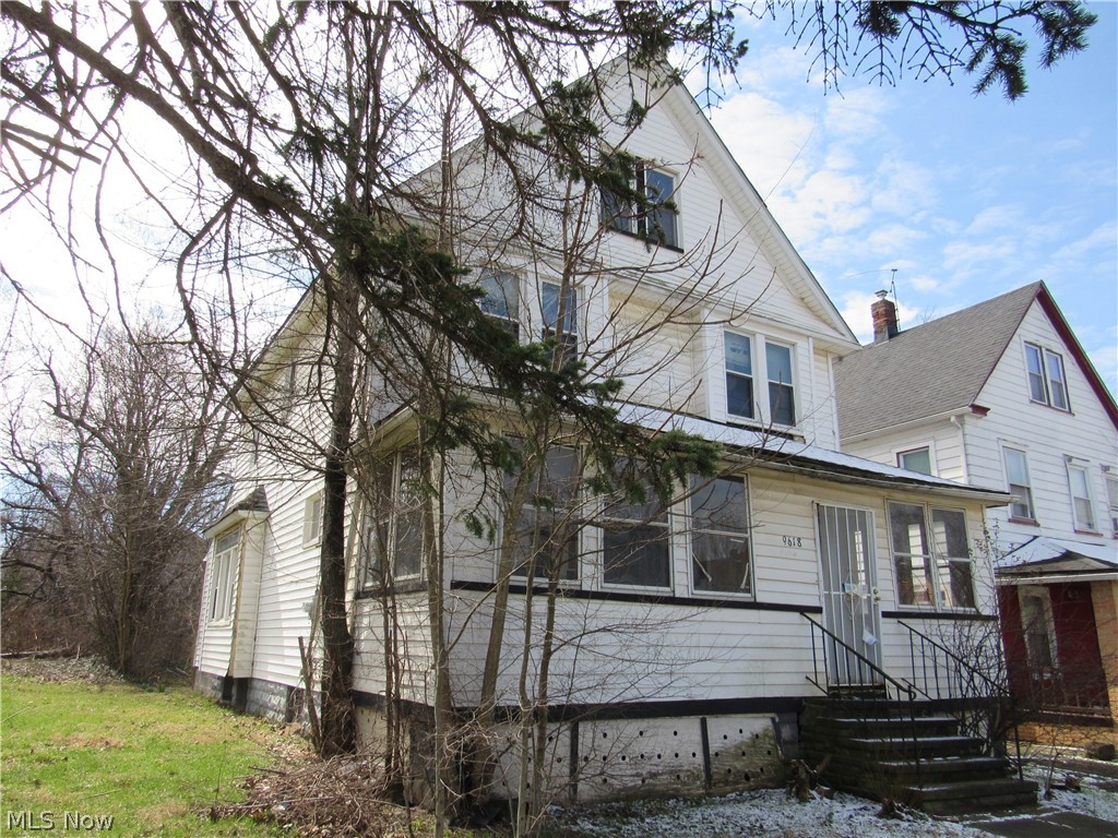 9618 Raymond Avenue Cleveland OH 44104