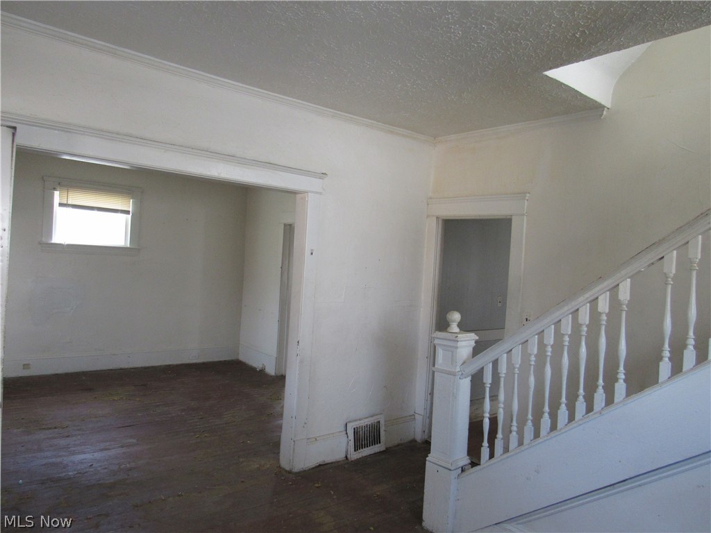 9618 Raymond Avenue Cleveland OH 44104