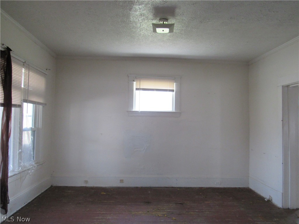 9618 Raymond Avenue Cleveland OH 44104