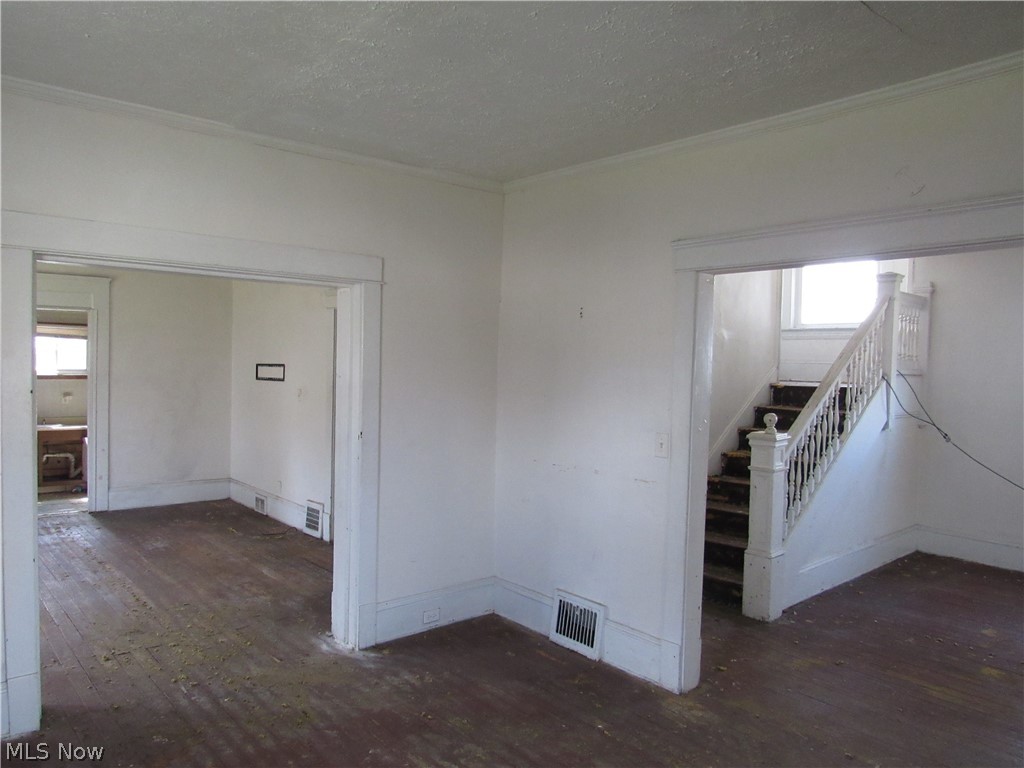 9618 Raymond Avenue Cleveland OH 44104