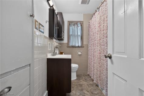 708 33rd Street NE Canton OH 44714