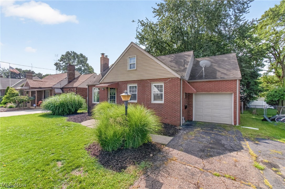 708 33rd Street NE Canton OH 44714