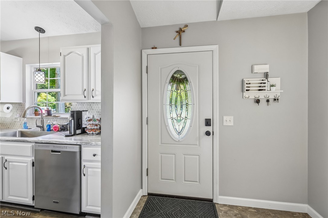 638 Sunset Drive Madison OH 44057