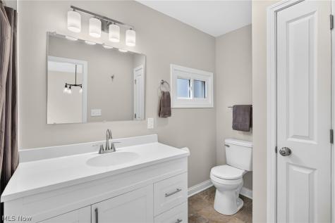 208 Sunset Road Avon Lake OH 44012