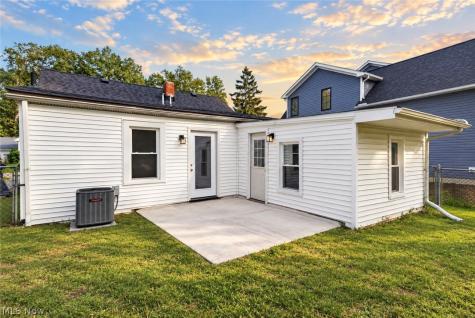 208 Sunset Road Avon Lake OH 44012