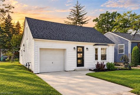 208 Sunset Road Avon Lake OH 44012