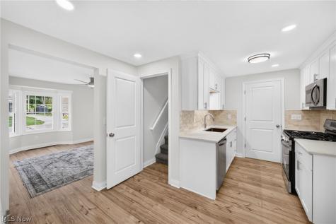 208 Sunset Road Avon Lake OH 44012