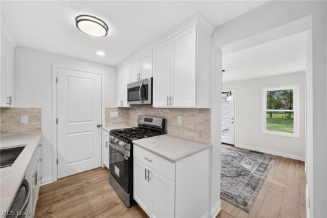 208 Sunset Road Avon Lake OH 44012