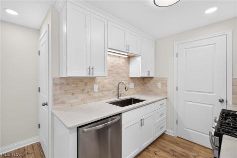 208 Sunset Road Avon Lake OH 44012