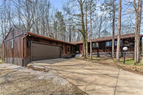 10172 Old Orchard Drive Brecksville OH 44141