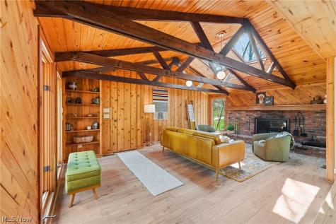 10172 Old Orchard Drive Brecksville OH 44141