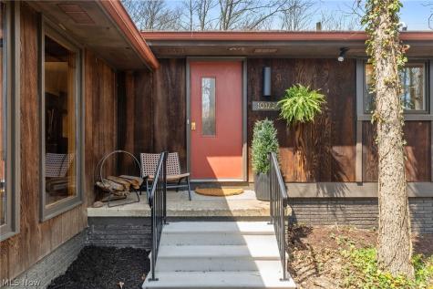10172 Old Orchard Drive Brecksville OH 44141