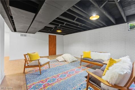 10172 Old Orchard Drive Brecksville OH 44141