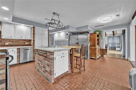 169 Brentview Drive Grafton OH 44044