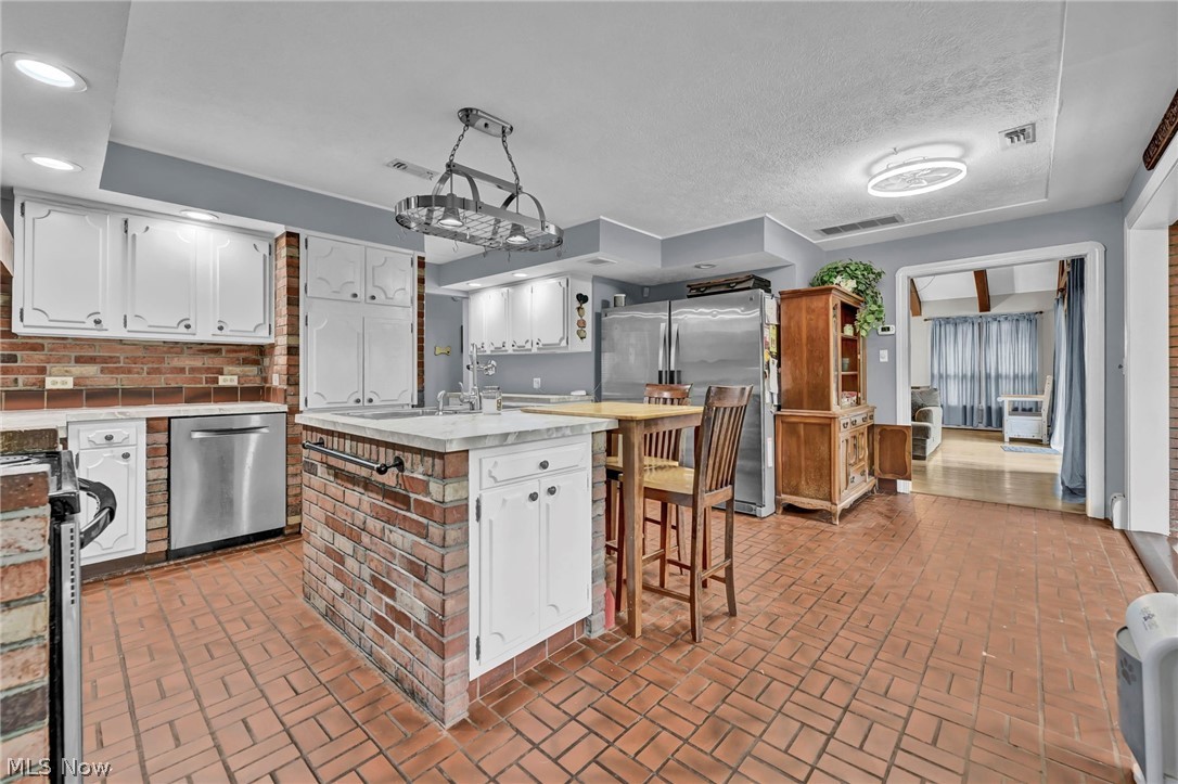 169 Brentview Drive Grafton OH 44044