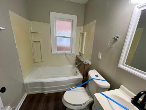 5153 Cato Maple Heights OH 44137