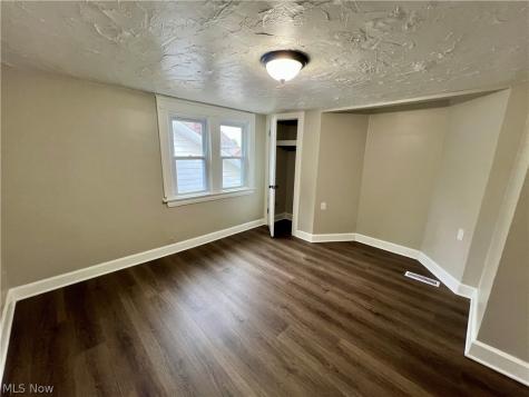 5153 Cato Maple Heights OH 44137
