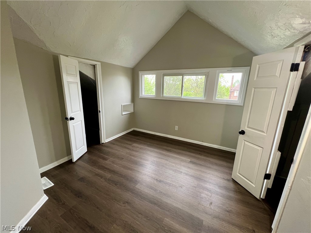 5153 Cato Maple Heights OH 44137