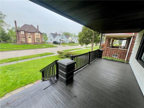 5153 Cato Maple Heights OH 44137