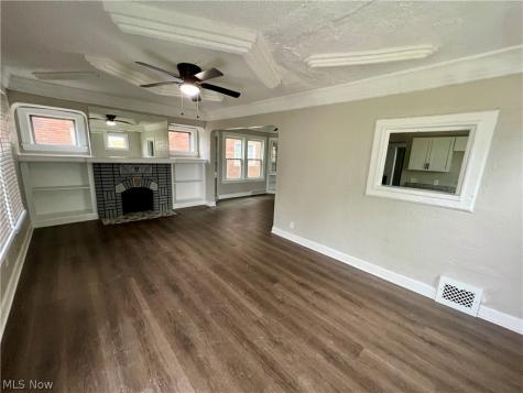 5153 Cato Maple Heights OH 44137