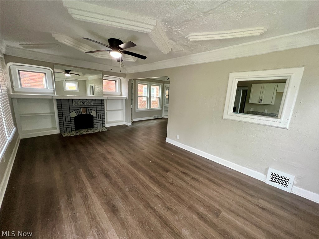 5153 Cato Maple Heights OH 44137