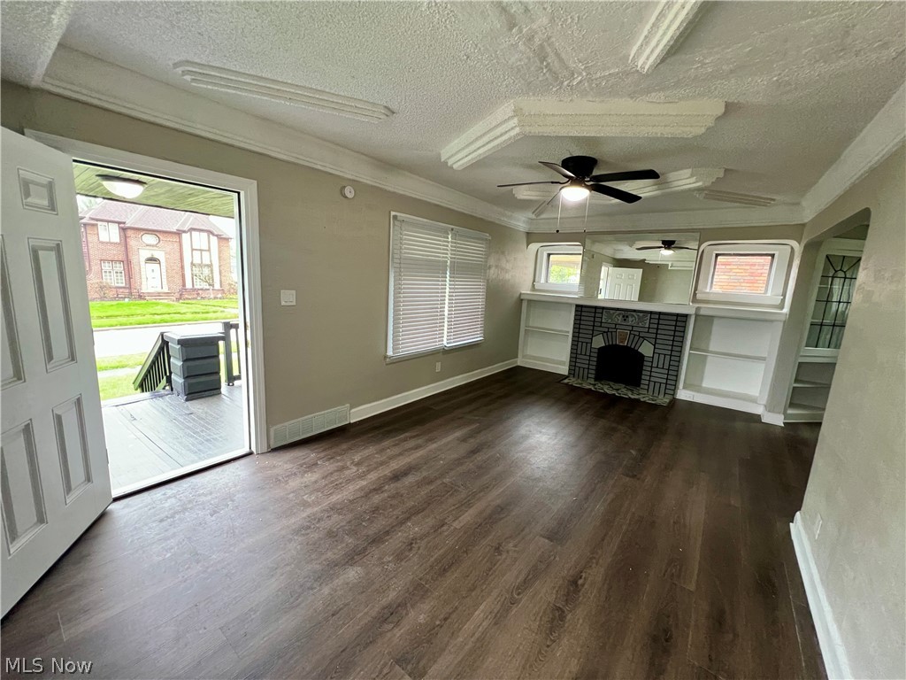 5153 Cato Maple Heights OH 44137