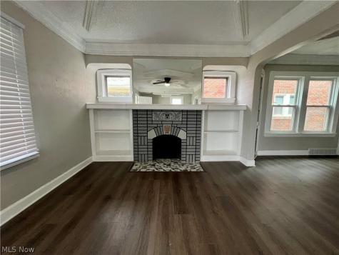 5153 Cato Maple Heights OH 44137