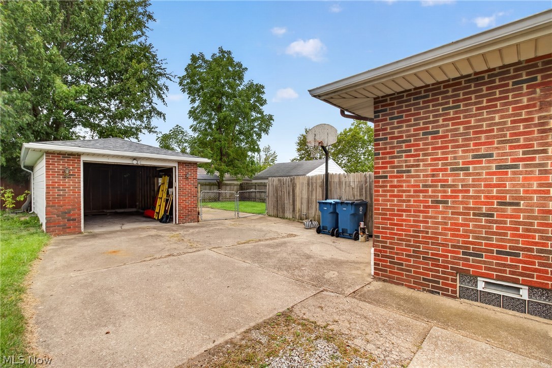 1327 W 26th Street Lorain OH 44052